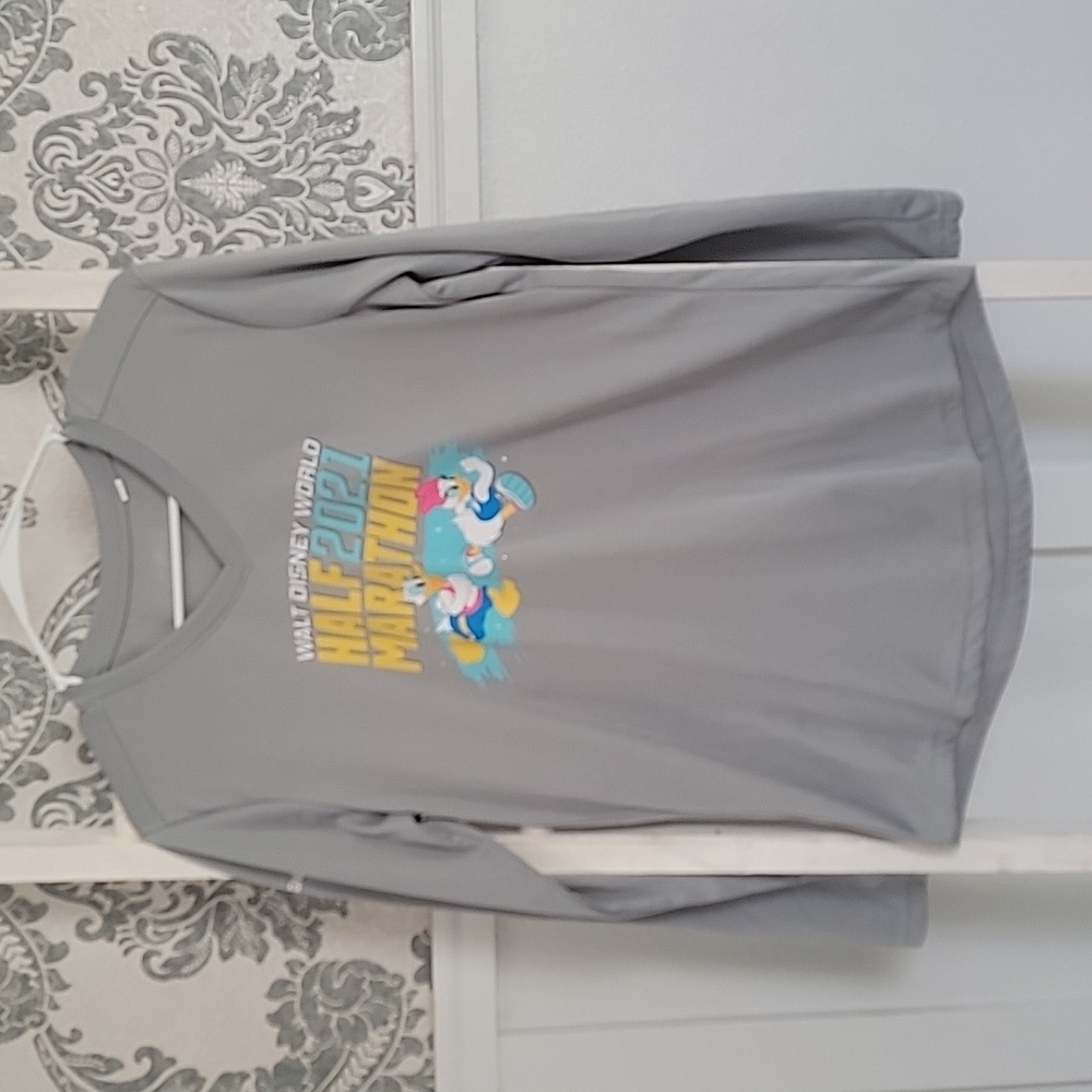 Run Disney Walt Disney World 2021 Half Marathon Women's Medium Long Sleeve Gray